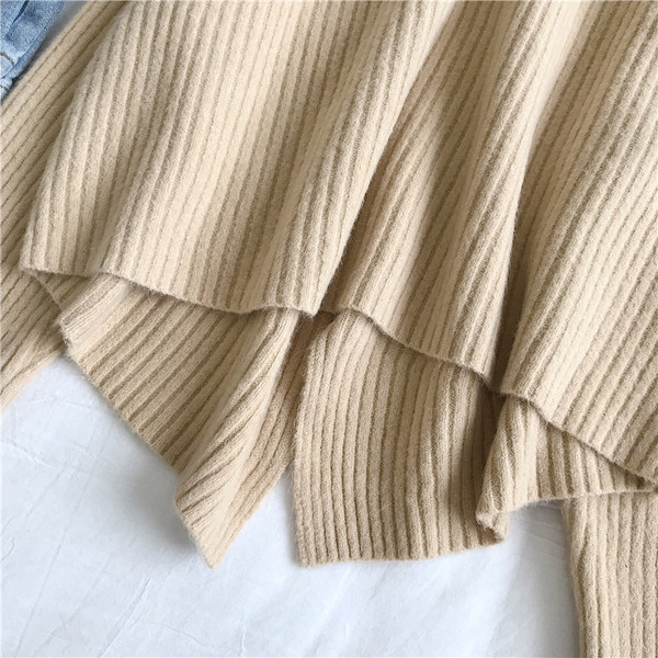 Γυναικείο φαρδύ πουλόβερ  σε μωβ, μπεζ και άσπρο χρώμα με κολάρο 