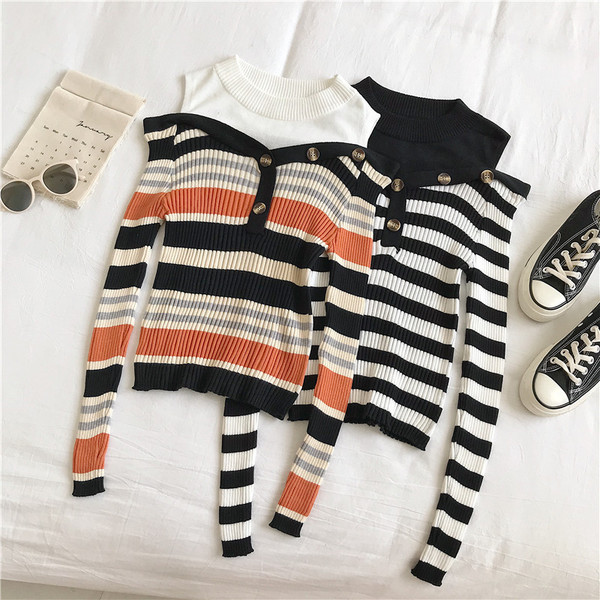 Ριγέ γυναικεία μπλούζα  σε τρία χρώματα με κουμπιά και στρογγυλή λαιμόκοψη