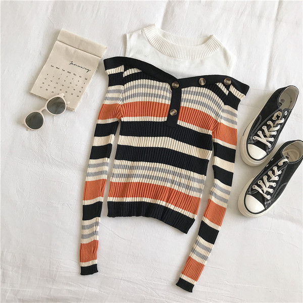 Ριγέ γυναικεία μπλούζα  σε τρία χρώματα με κουμπιά και στρογγυλή λαιμόκοψη