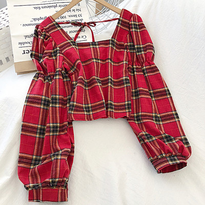 Καρό γυναικεία μπλούζα σε τέσσερα χρώματα με τετράγωνο λαιμόκοψη