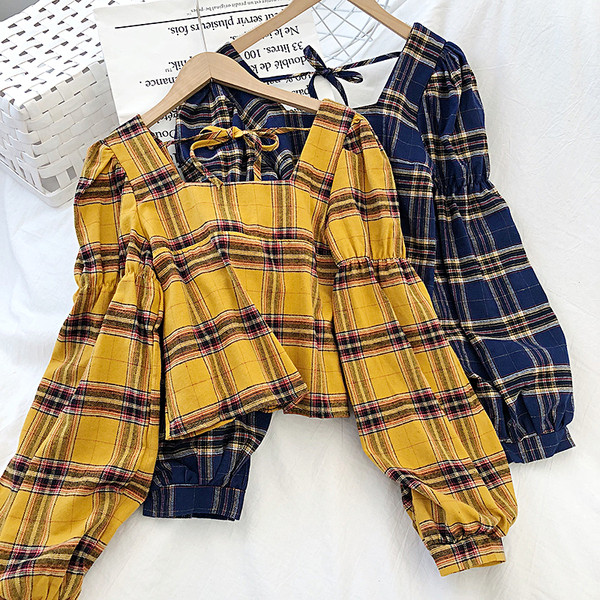 Καρό γυναικεία μπλούζα σε τέσσερα χρώματα με τετράγωνο λαιμόκοψη