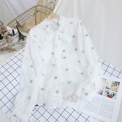 Μοντέρνα γυναικεία μπλούζα με κορδόνια και μακριά μανίκια  σε λευκό, μαύρο και μπεζ χρώμα