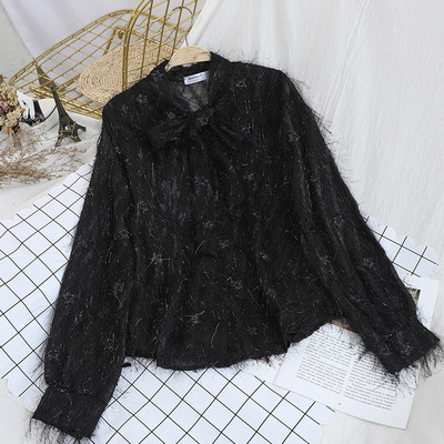 Μοντέρνα γυναικεία μπλούζα με κορδόνια και μακριά μανίκια  σε λευκό, μαύρο και μπεζ χρώμα