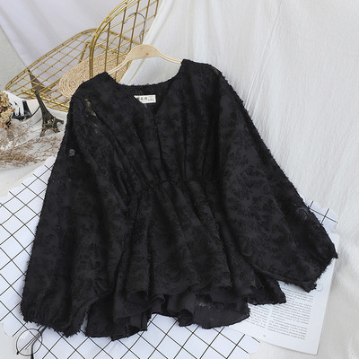 Γυναικεία μπλούζα με φαρδιά μανίκια και λαιμόκοψη σε λευκού, μαύρου και μπεζ χρώμα