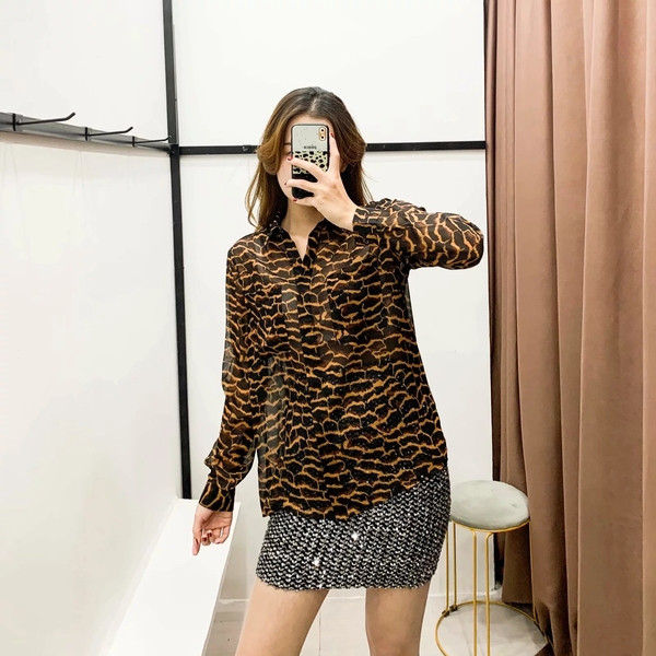 Női modern sifon ing klasszikus modell barna színben és állatmintás mintával