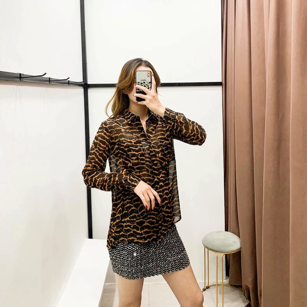 Női modern sifon ing klasszikus modell barna színben és állatmintás mintával