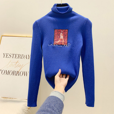 Γυναικείο πουλόβερ με ψηλό κολάρο, εκτύπωση και κεντήματα σε ροζ, μπλε, μπεζ και μαύρο χρώμα