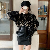 Modern rövid őszi-téli pulóver széles ujjú fekete színben