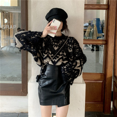 Modern rövid őszi-téli pulóver széles ujjú fekete színben