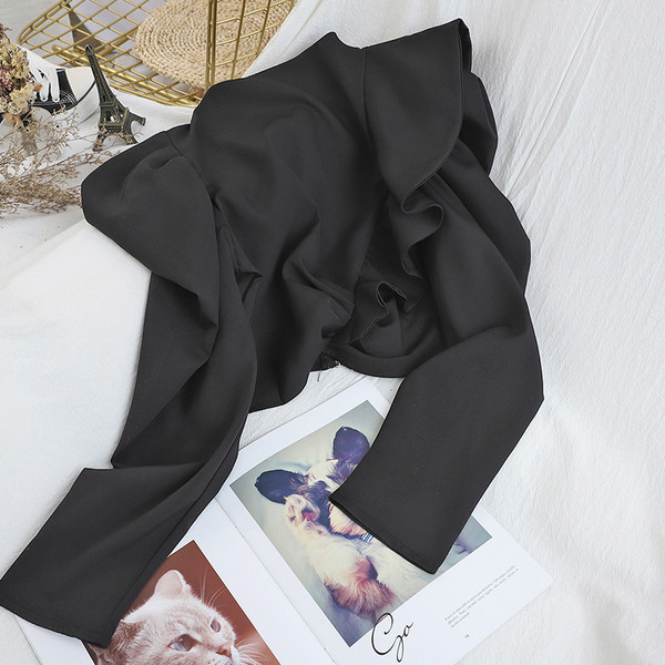 Új modell női rövid blúz ovális nyakkivágással és hosszú ujjú fehér, rózsaszín, piros és fekete színben