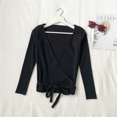 Női blúz négy színben V-nyakú és fűzős