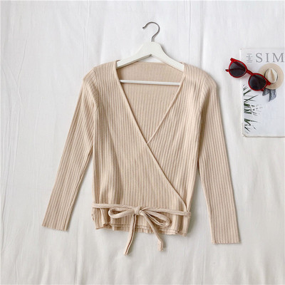 Női blúz négy színben V-nyakú és fűzős