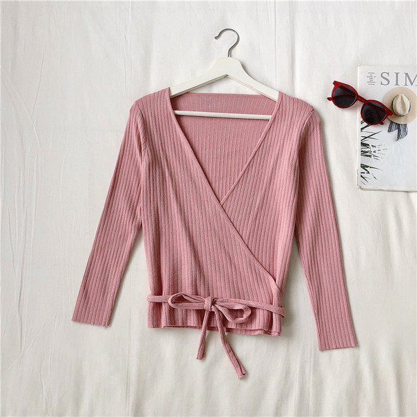 Női blúz négy színben V-nyakú és fűzős