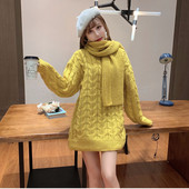 Női vastag téli pulóver ovális nyakkivágással + sárga és rózsaszín sál