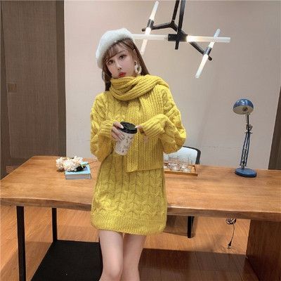 Női vastag téli pulóver ovális nyakkivágással + sárga és rózsaszín sál