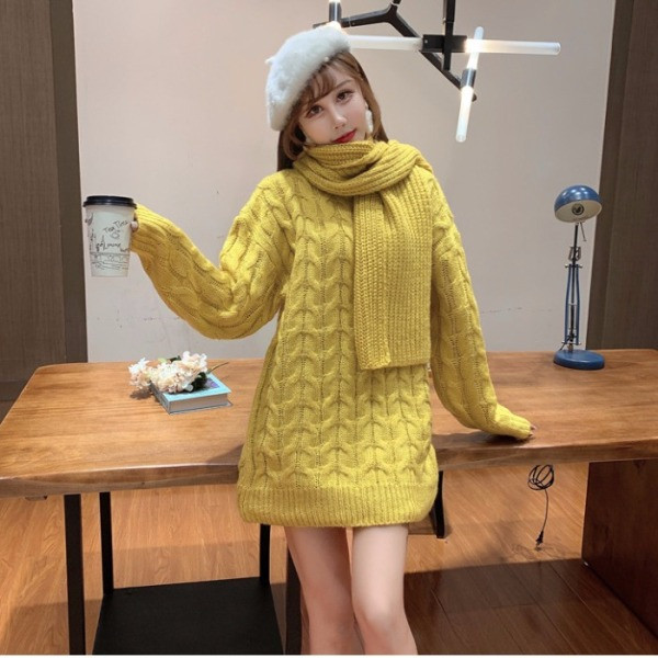 Női vastag téli pulóver ovális nyakkivágással + sárga és rózsaszín sál