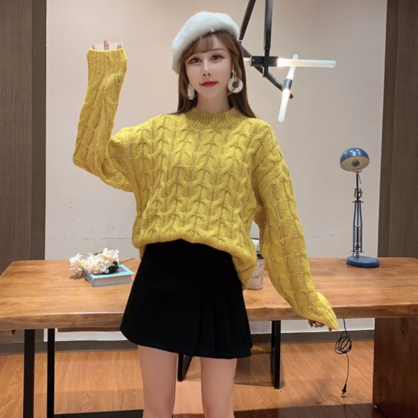 Női vastag téli pulóver ovális nyakkivágással + sárga és rózsaszín sál