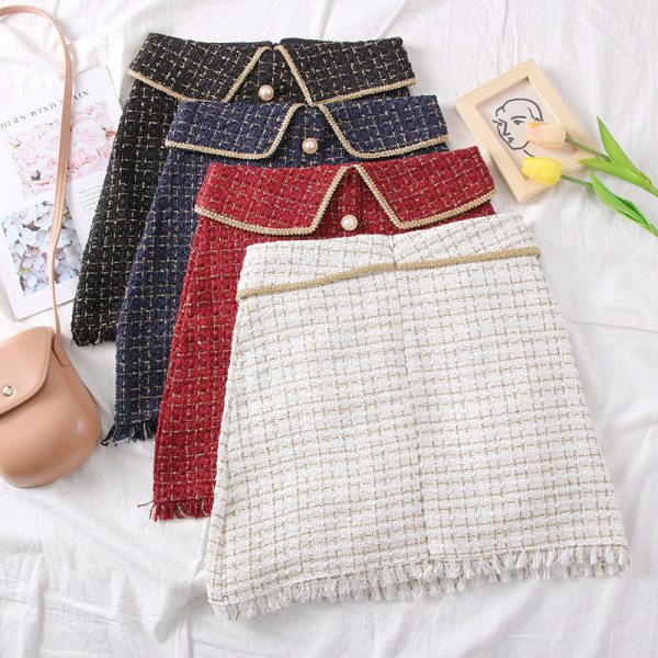 Νέο μοντέλο κοντή γυναικεία φούστα με κουμπιά σε λευκό, μπλε, μαύρο και κόκκινο χρώμα