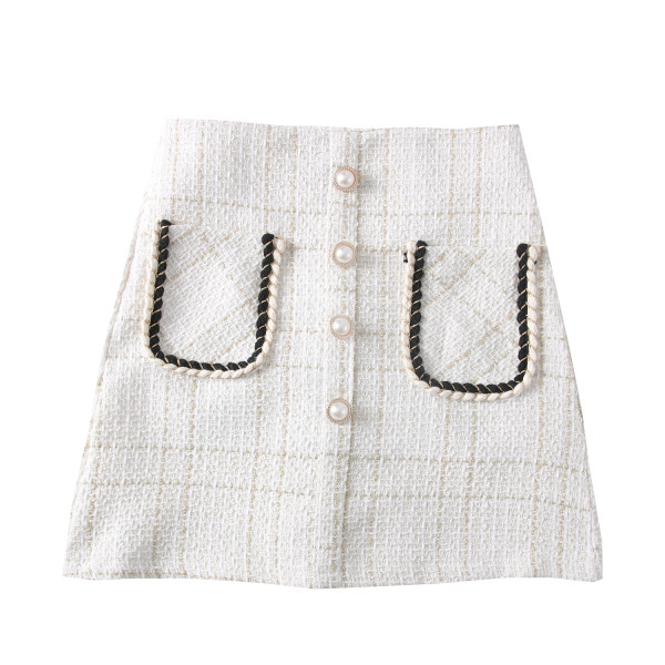 Rövid női szoknya zsebekkel és gombokkal, kék, fehér és fekete színben