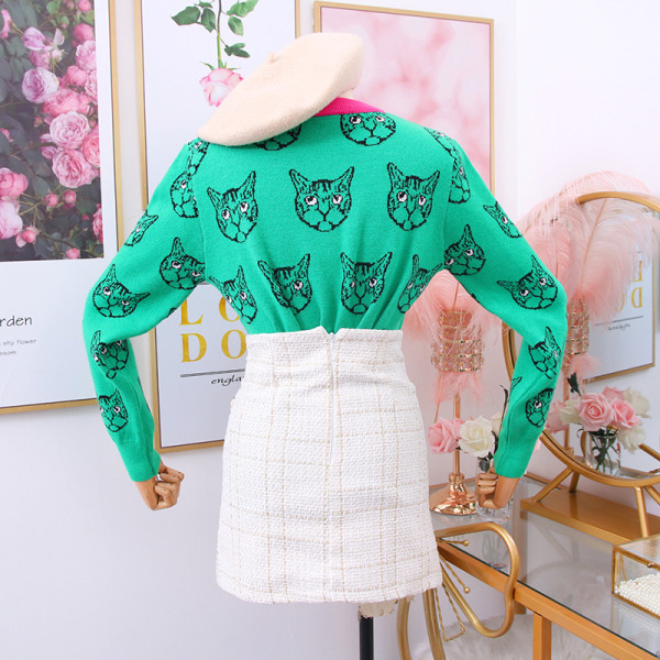 Γυναικείο πουλόβερ με ωοειδές λαιμόκοψη σε πράσινο, ροζ και μπλε χρώμα