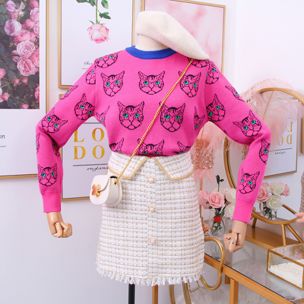 Γυναικείο πουλόβερ με ωοειδές λαιμόκοψη σε πράσινο, ροζ και μπλε χρώμα