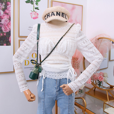 Női csipkeblúz ovális nyakkivágással, fehér, fekete, bézs és kék színben