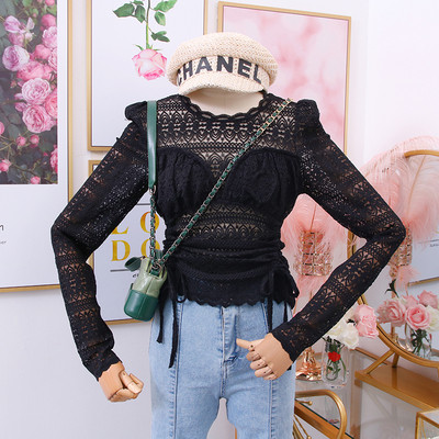 Női csipkeblúz ovális nyakkivágással, fehér, fekete, bézs és kék színben