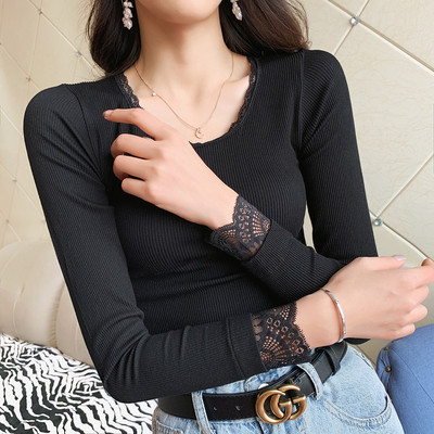 Γυναικεία λεπτή πλεκτή μπλούζα με δαντέλα και στρογγυλη λαιμόκοψη σε ροζ, κόκκινο, μαύρο και καφέ χρώμα