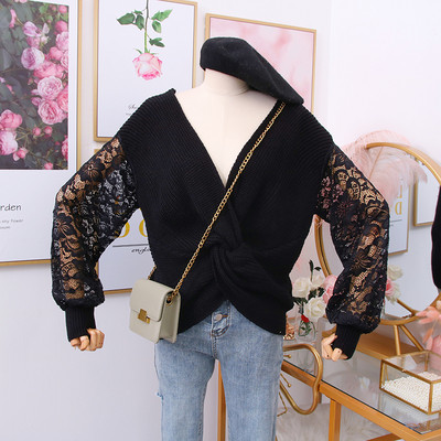 Modern női pulóver mély nyakkivágással, csipkeujjakkal, többféle színben