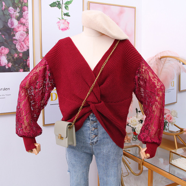 Modern női pulóver mély nyakkivágással, csipkeujjakkal, többféle színben