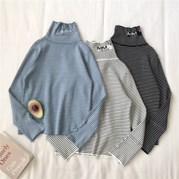 Ριγέ γυναικείο πουλόβερ  σε τρία χρώματα με ψηλό κολάρο και μακρύ μανίκι