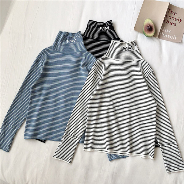 Ριγέ γυναικείο πουλόβερ  σε τρία χρώματα με ψηλό κολάρο και μακρύ μανίκι