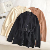 Fekete, barna és bézs színű női mellény övvel és gombokkal