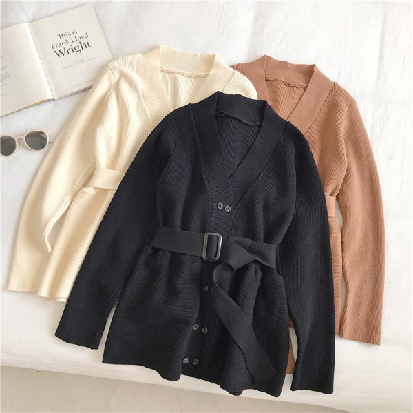 Fekete, barna és bézs színű női mellény övvel és gombokkal