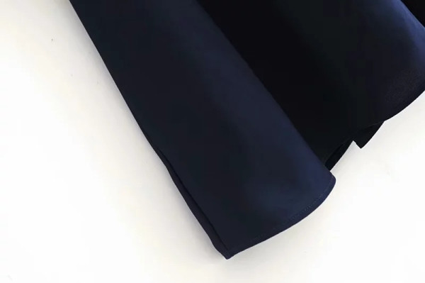 Elegáns csipkeruha rövid ujjú kék színű szabású modellben