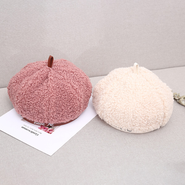 Női plüss barett sapka piros, zöld, bézs, fekete és barna színekben