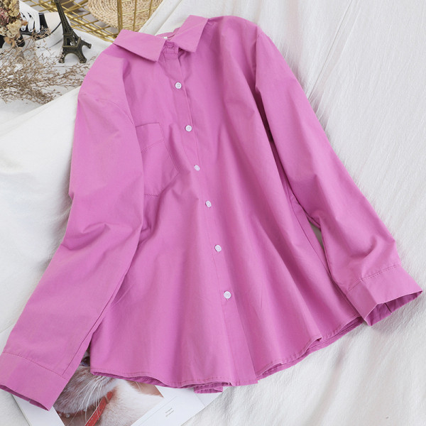 Modern női ing klasszikus gallérral, rózsaszín és fehér gombokkal
