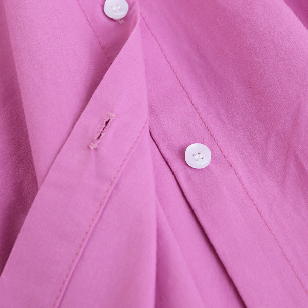 Modern női ing klasszikus gallérral, rózsaszín és fehér gombokkal