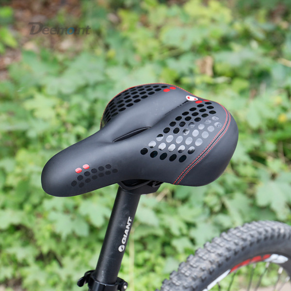 Μαλακό και άνετοκαθίσμα ποδηλάτου με πίσω φώτα σε κόκκινο, πράσινο και μπλε χρώμα