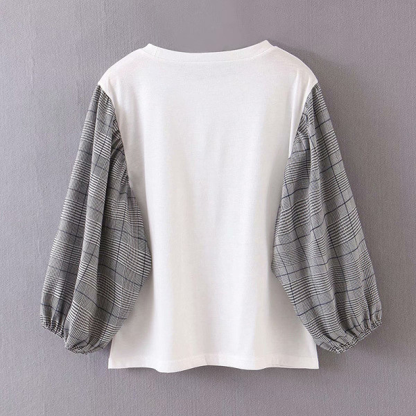 Női alkalmi fehér blúz 3/4-es kockás ujjakkal