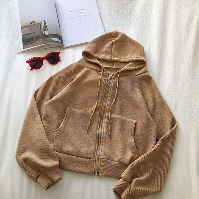 Napi női pulóver öt színben, kapucnival és zsebekkel