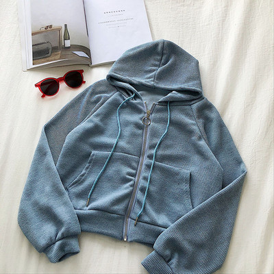 Napi női pulóver öt színben, kapucnival és zsebekkel