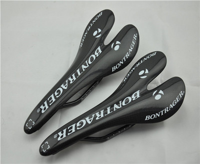 Professzionális kerékpárülés fekete színű feliratokkal