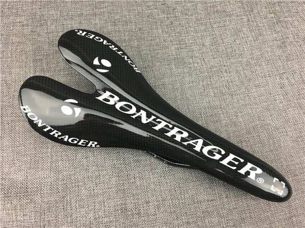 Professzionális kerékpárülés fekete színű feliratokkal