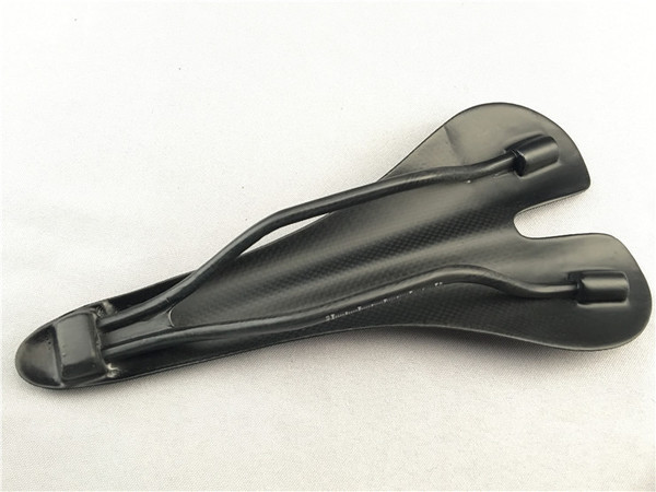 Professzionális kerékpárülés fekete színű feliratokkal