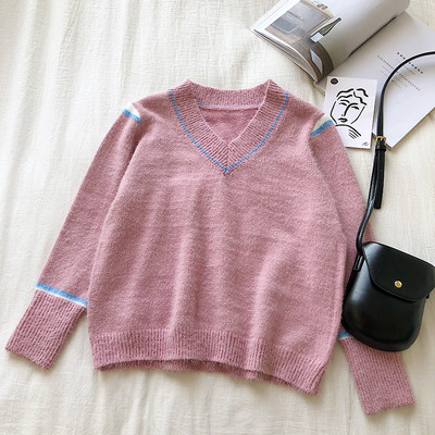 Γυναικείο καθημερινό πουλόβερ σε ροζ, μπεζ και λευκό χρώμα με V-λαιμόκοψη