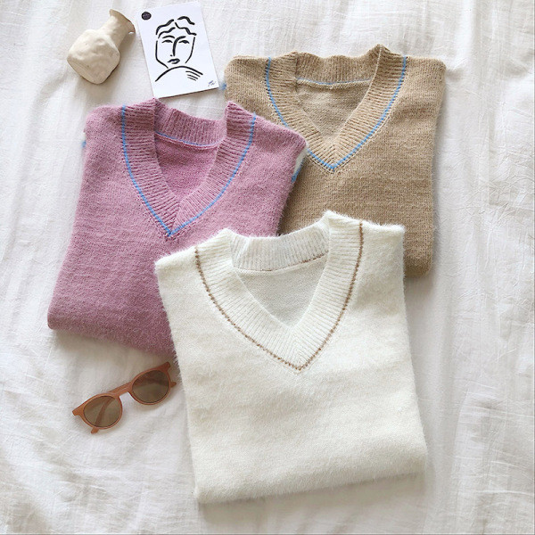 Γυναικείο καθημερινό πουλόβερ σε ροζ, μπεζ και λευκό χρώμα με V-λαιμόκοψη