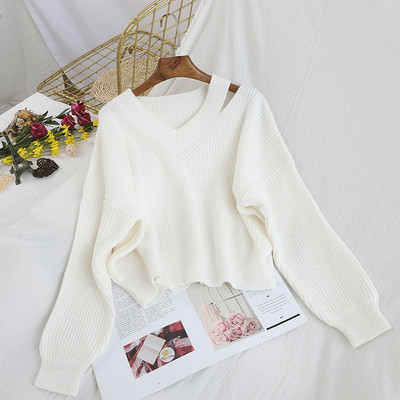 Női pulóver spitz nyakkivágással és kivágásokkal több színben