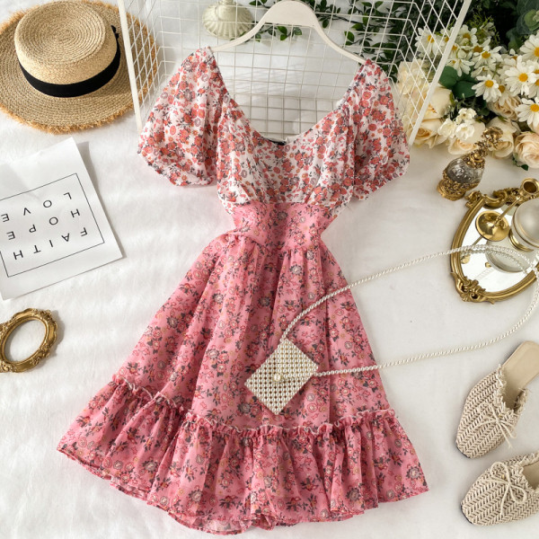 Virágmintás női ruha, rövid ujjú kerek nyakkivágással, rózsaszínben