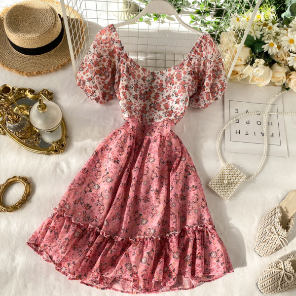 Virágmintás női ruha, rövid ujjú kerek nyakkivágással, rózsaszínben